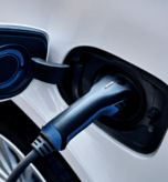 Voiture de société : hybride ou électrique ?